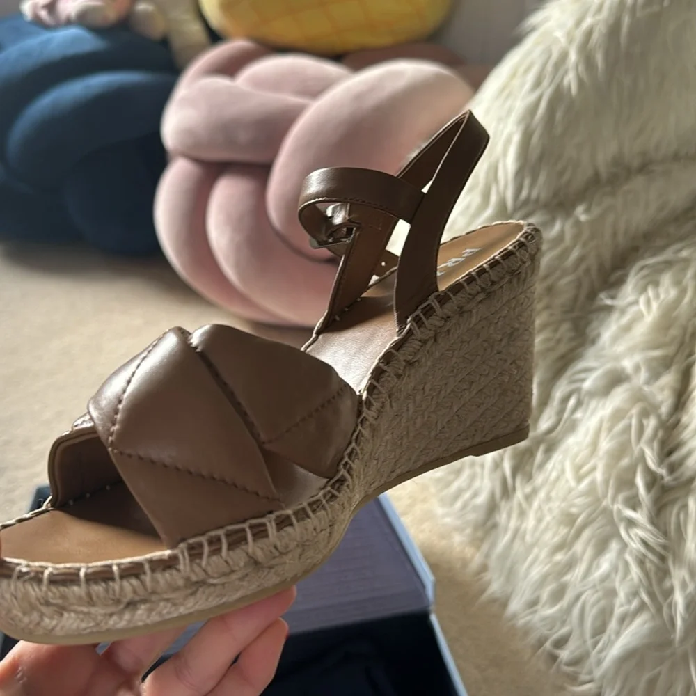 Brand new never worn Prada espadrilles. - Picture 2 of 8